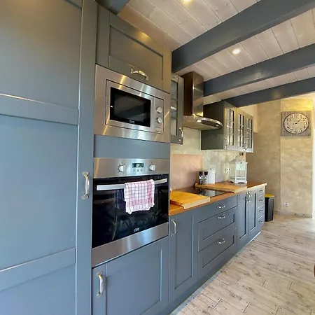 Дом отдыха Jolie Maison A La Cotiniere Classee 3 Etoiles