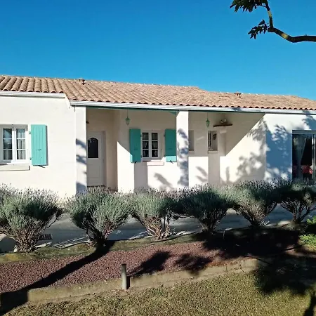 Дом отдыха Jolie Maison A La Cotiniere Classee 3 Etoiles *