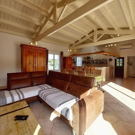 Дом отдыха Jolie Maison A La Cotiniere Classee 3 Etoiles