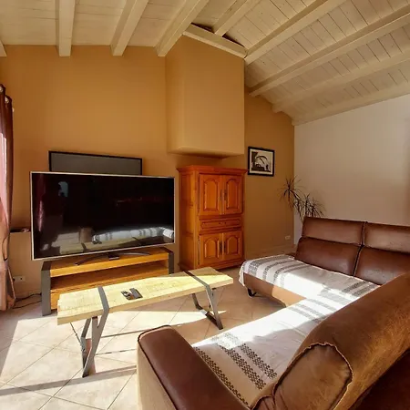 Дом отдыха Jolie Maison A La Cotiniere Classee 3 Etoiles *