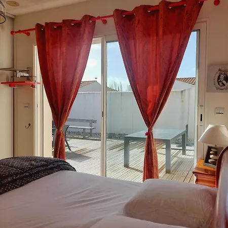 Дом отдыха Jolie Maison A La Cotiniere Classee 3 Etoiles