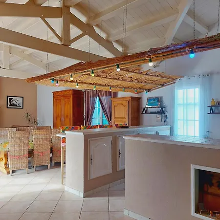 Дом отдыха Jolie Maison A La Cotiniere Classee 3 Etoiles